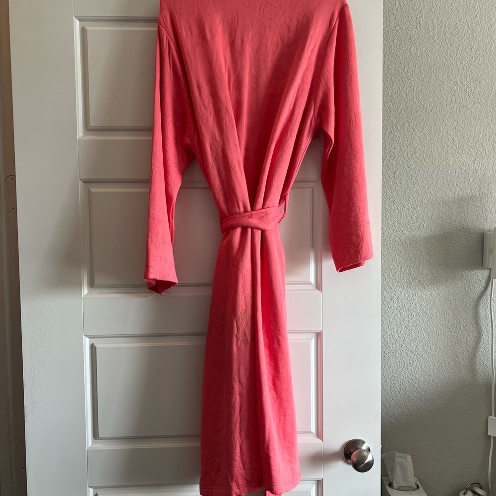 Pink bath robe - Picture 2 of 3